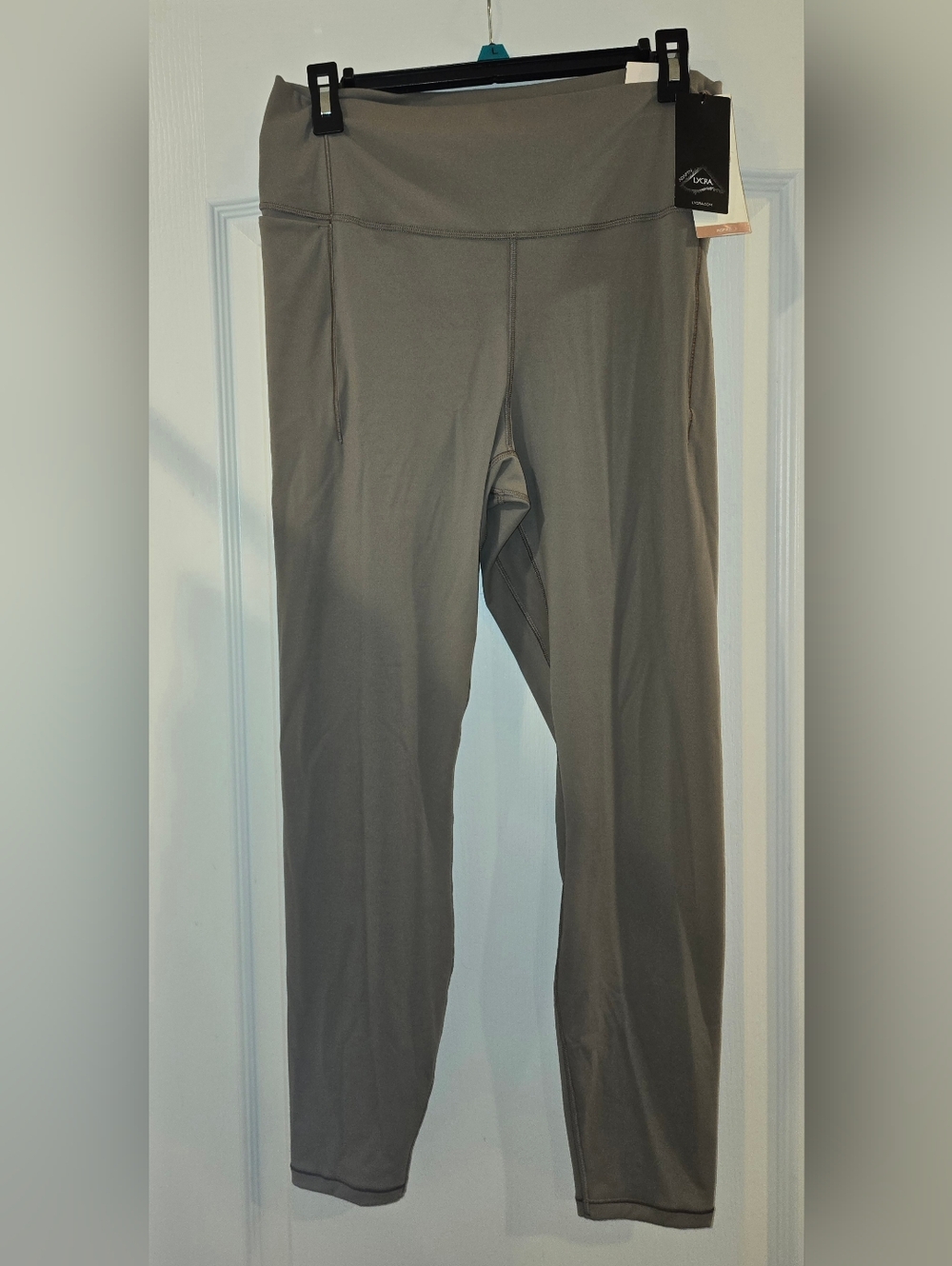 Brand New With Tags Womens Active 7/8 Leggings Size-XL